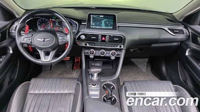 Genesis G70 — interior