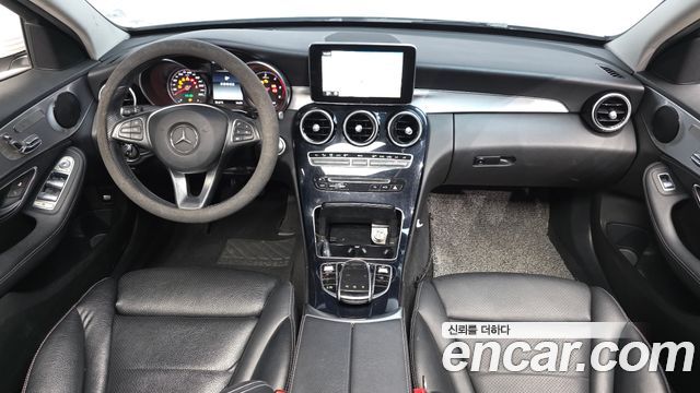Mercedes-Benz C-Class — interior