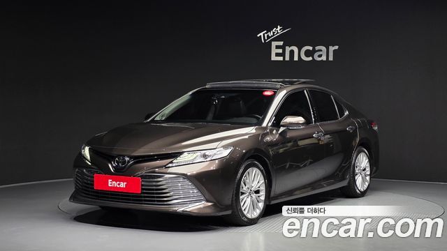 Toyota Camry — exterior