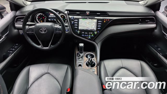 Toyota Camry — interior