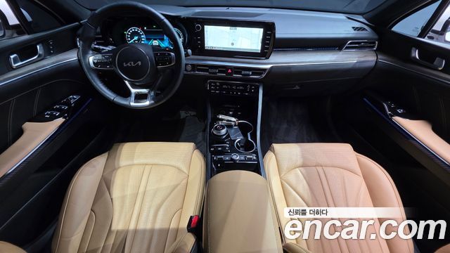 Kia K5 — interior