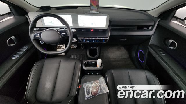 Hyundai IONIQ 5 — interior
