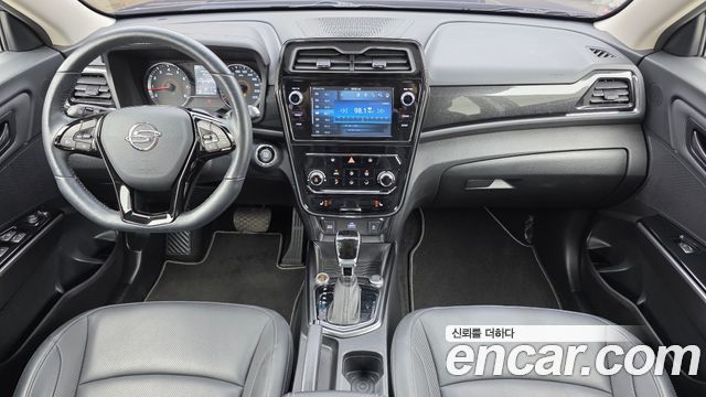 KG Mobility Tivoli — interior
