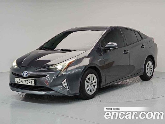 Toyota Prius — exterior