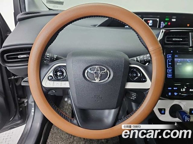 Toyota Prius — interior