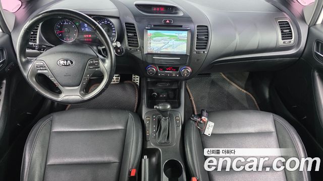 Kia K3 — interior