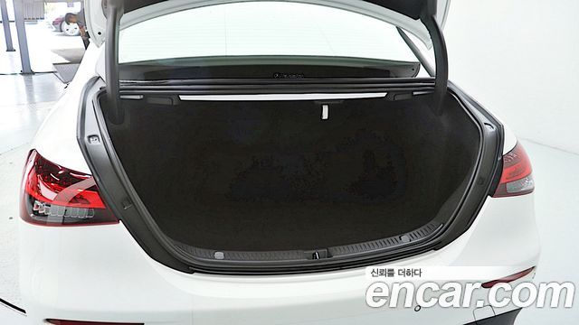 Mercedes-Benz E-Class — interior