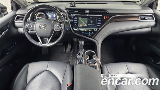Toyota Camry — interior