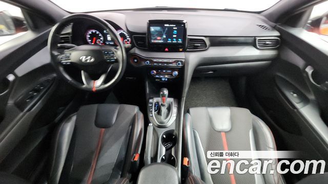 Hyundai Veloster — interior