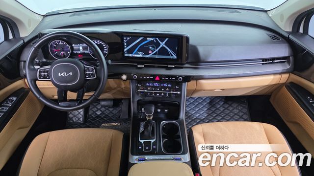 Kia Carnival — interior