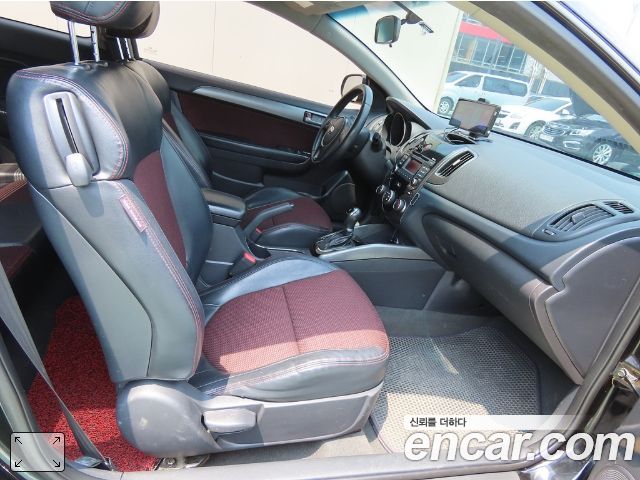Kia Forte — interior