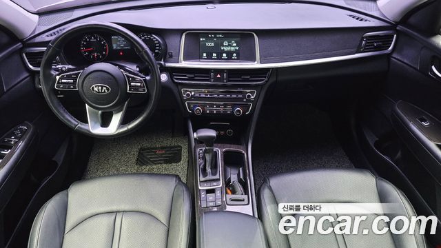 Kia K5 — interior