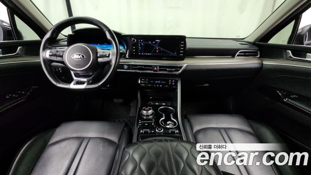 Kia K5 — interior