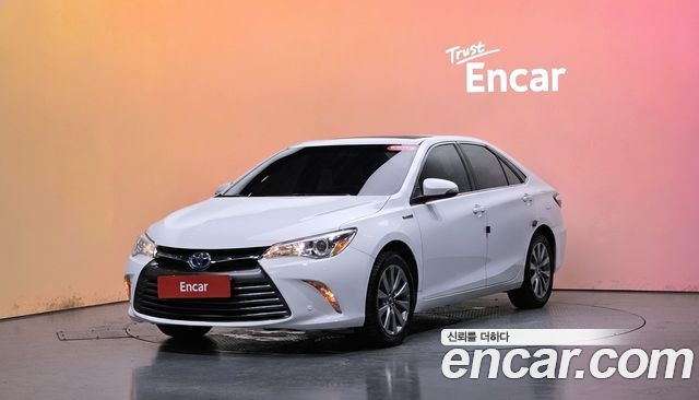 Toyota Camry — exterior