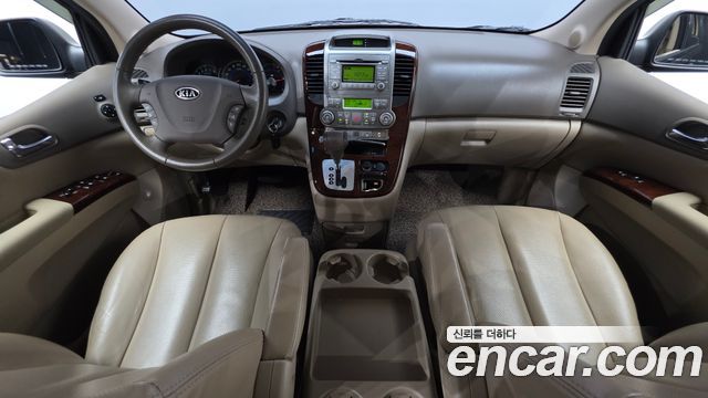 Kia Carnival — interior