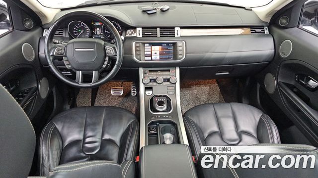 Land Rover Range Rover Evoque — interior