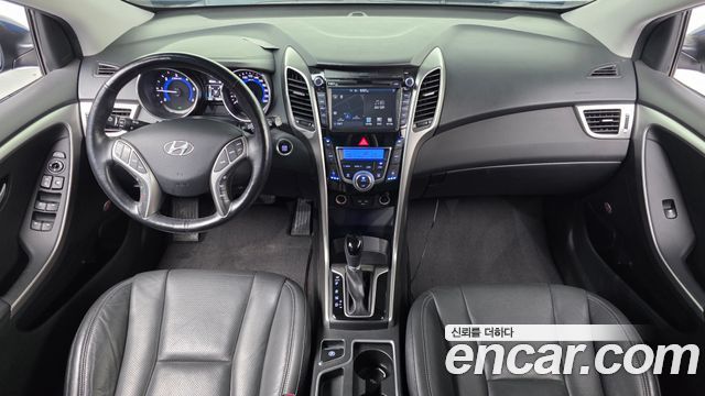 Hyundai i30 — interior