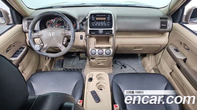 Honda CR-V — interior