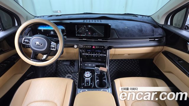 Kia Carnival — interior