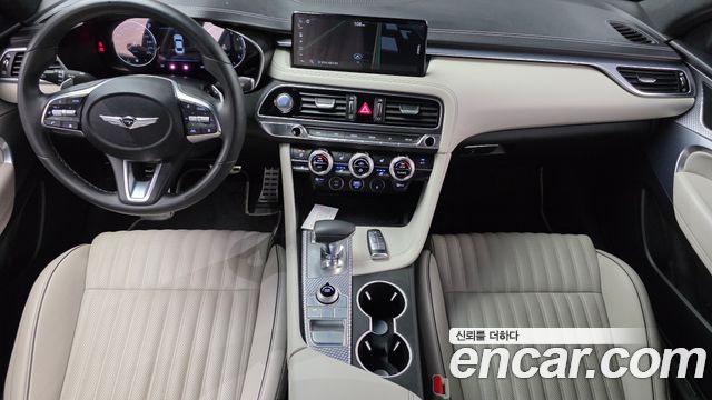 Genesis G70 — interior