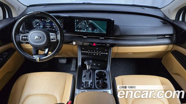 Kia Carnival — interior