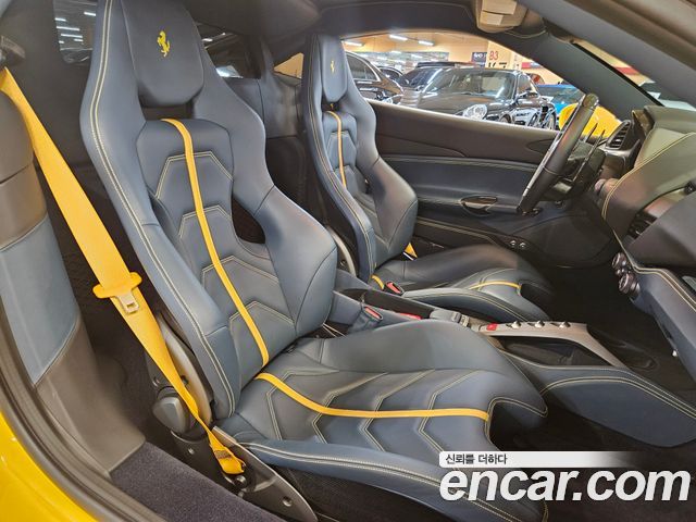 Ferrari 488 — interior