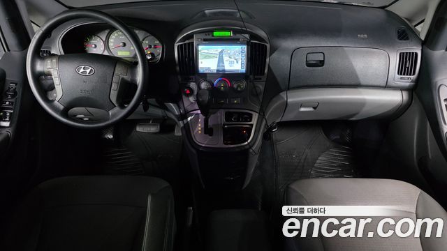 Hyundai Starex — interior