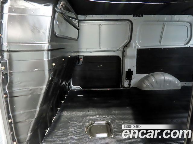 Hyundai Starex — interior