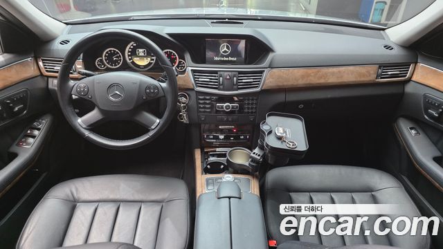 Mercedes-Benz E-Class — interior