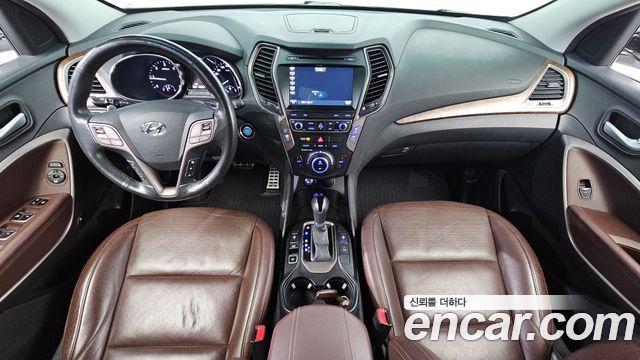 Hyundai Santa Fe — interior