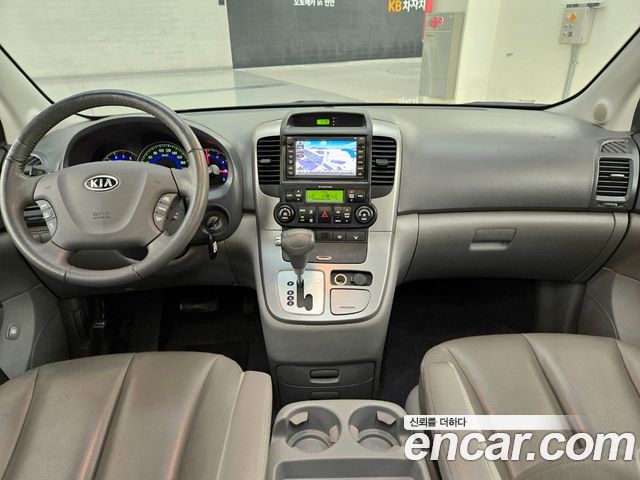 Kia Carnival — interior