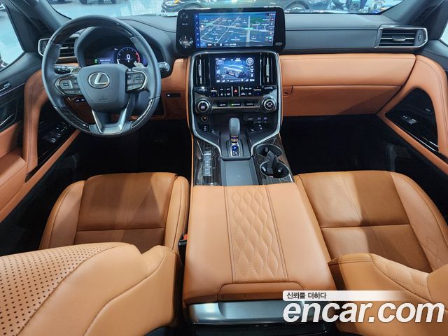 Lexus LX — interior