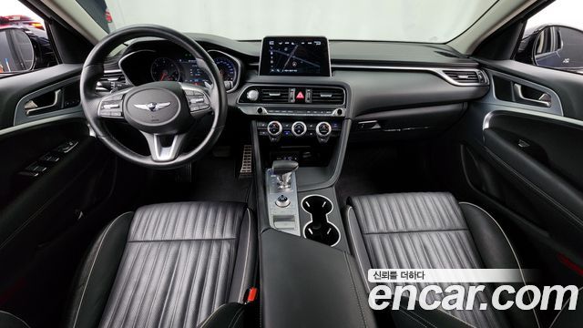 Genesis G70 — interior