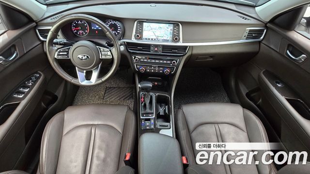 Kia K5 — interior