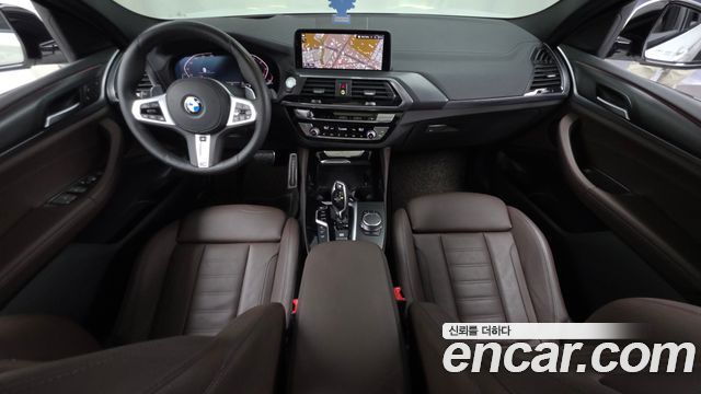 BMW X4 — interior