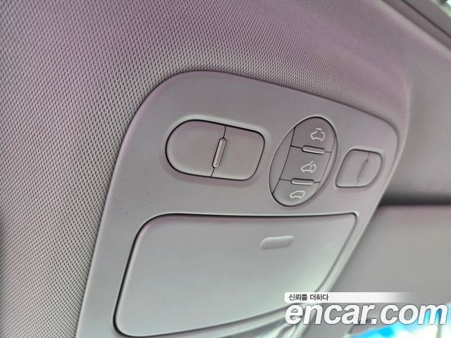 Kia Carnival — interior