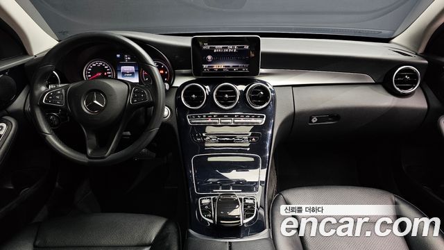 Mercedes-Benz C-Class — interior