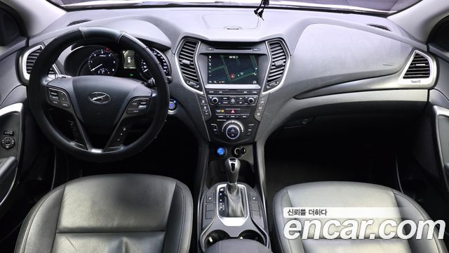 Hyundai Santa Fe — interior