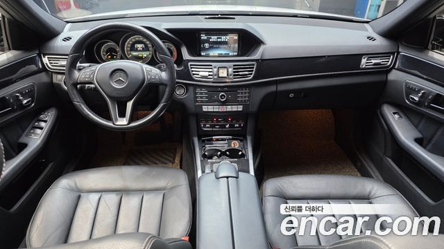 Mercedes-Benz E-Class — interior