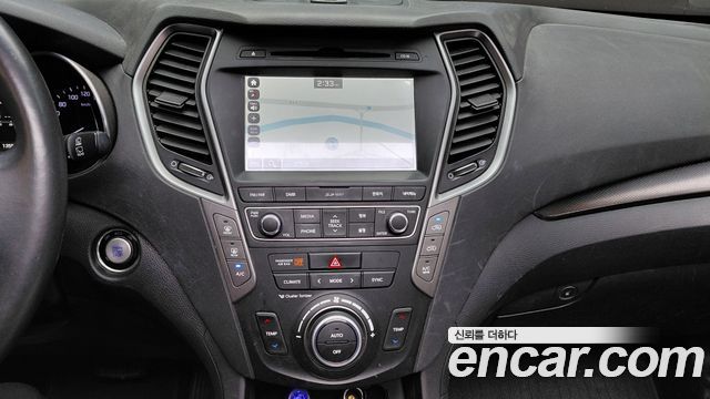 Hyundai Santa Fe — interior