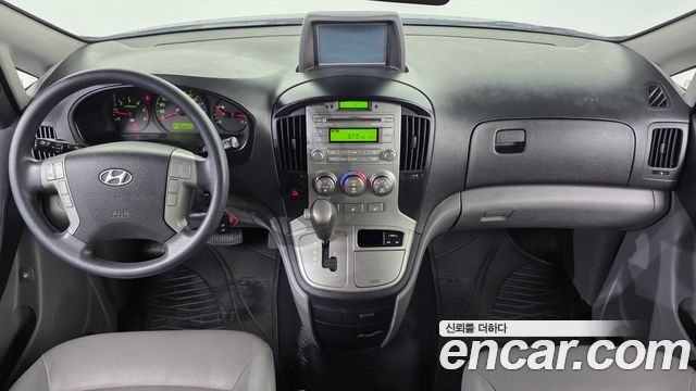 Hyundai Starex — interior