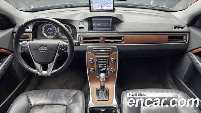 Volvo S80 — interior