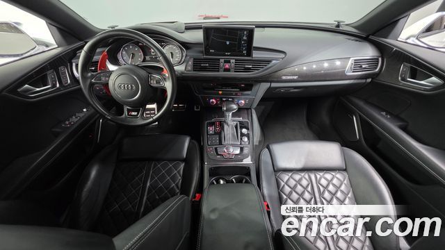 Audi S7 — interior