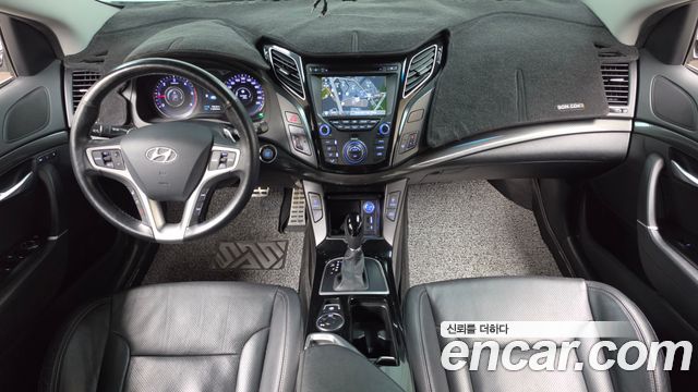 Hyundai i40 — interior
