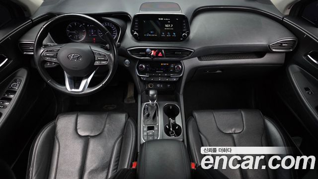 Hyundai Santa Fe — interior