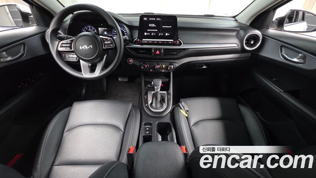 Kia K3 — interior