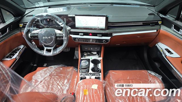Kia K5 — interior