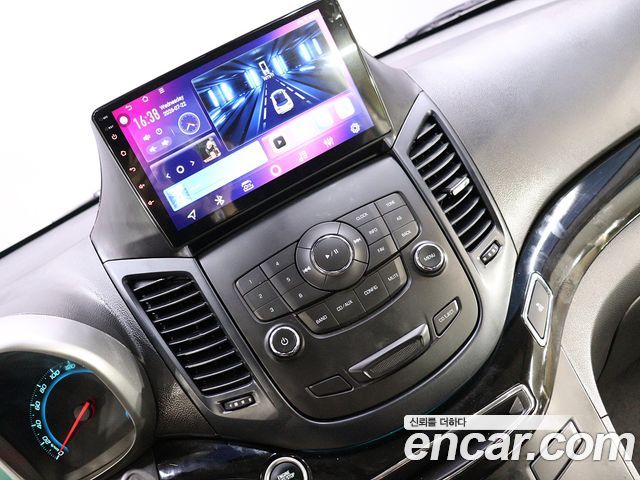 Chevrolet Korea Orlando — interior