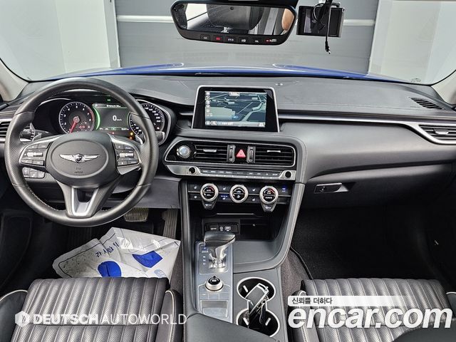 Genesis G70 — interior