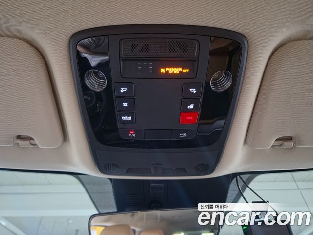 Kia Carnival — interior